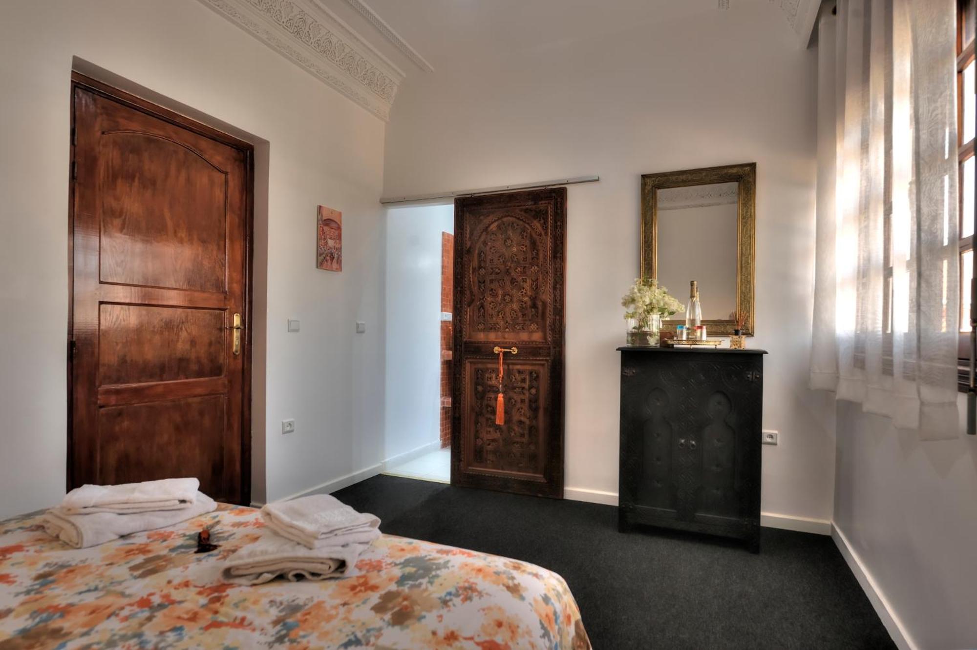 Lhostel A Casablanca Bagian luar foto