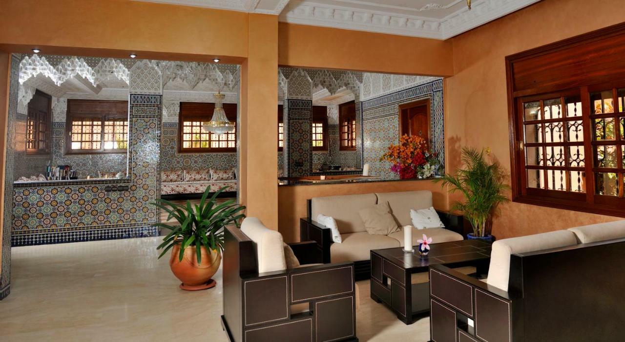 Lhostel A Casablanca Bagian luar foto
