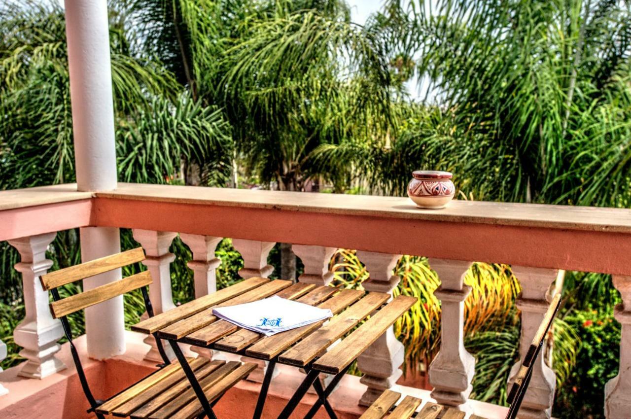 Lhostel A Casablanca Bagian luar foto